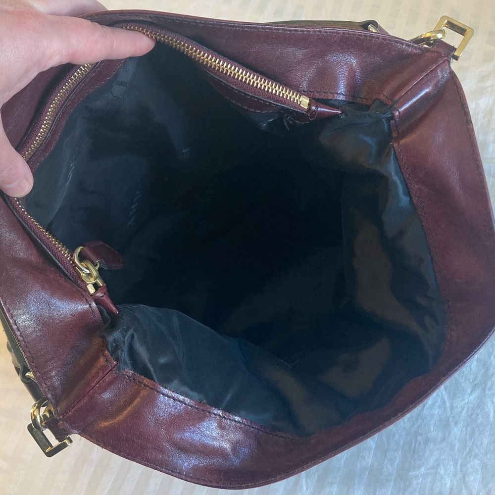Burberry Bridle Gosford Hobo Bag in Burgundy Lambskin - Picture 10 of 17
